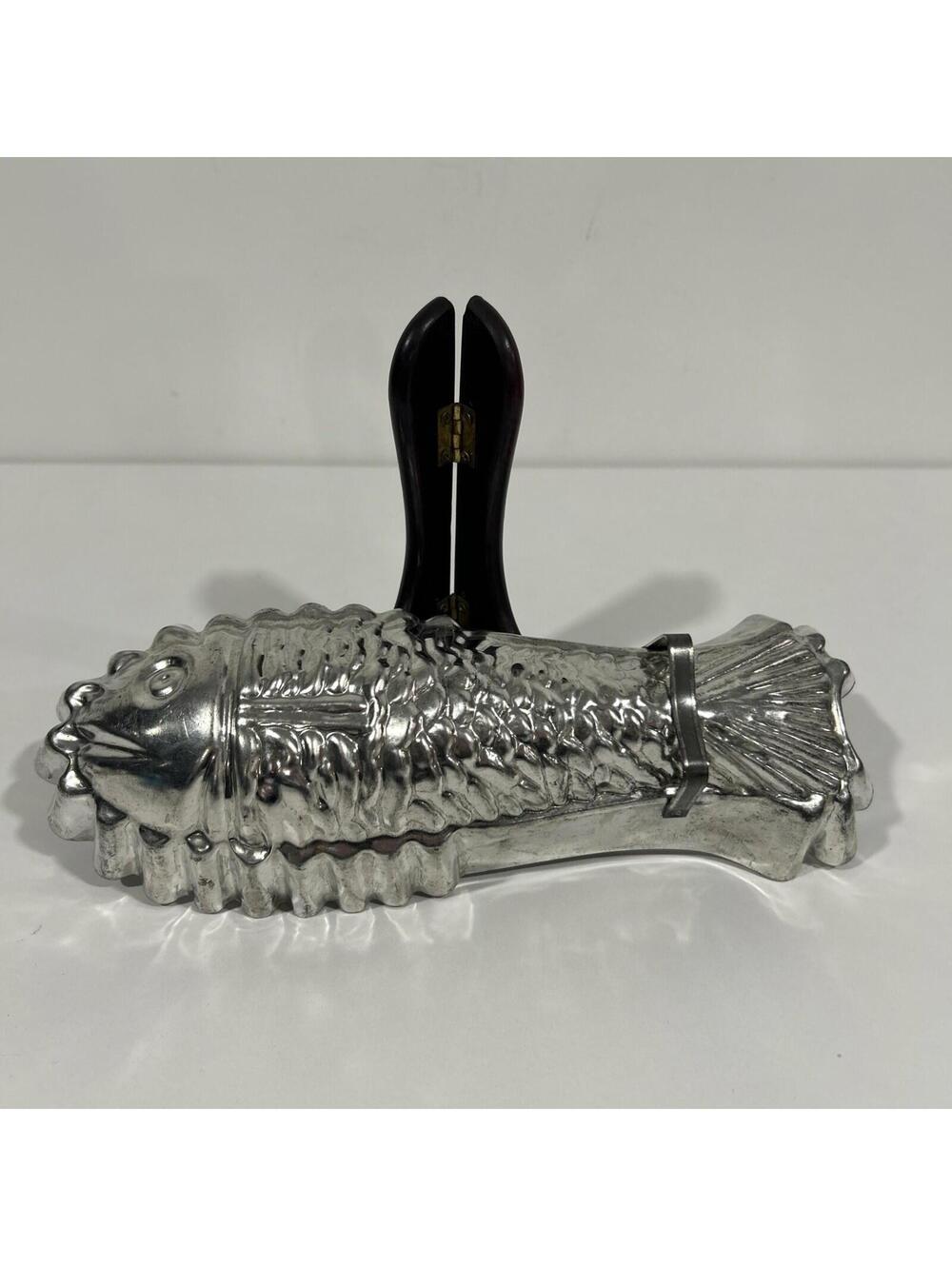 Vintage Metal Straight Fish Jello Mold Wall Hanger Kitchen Baking Mold